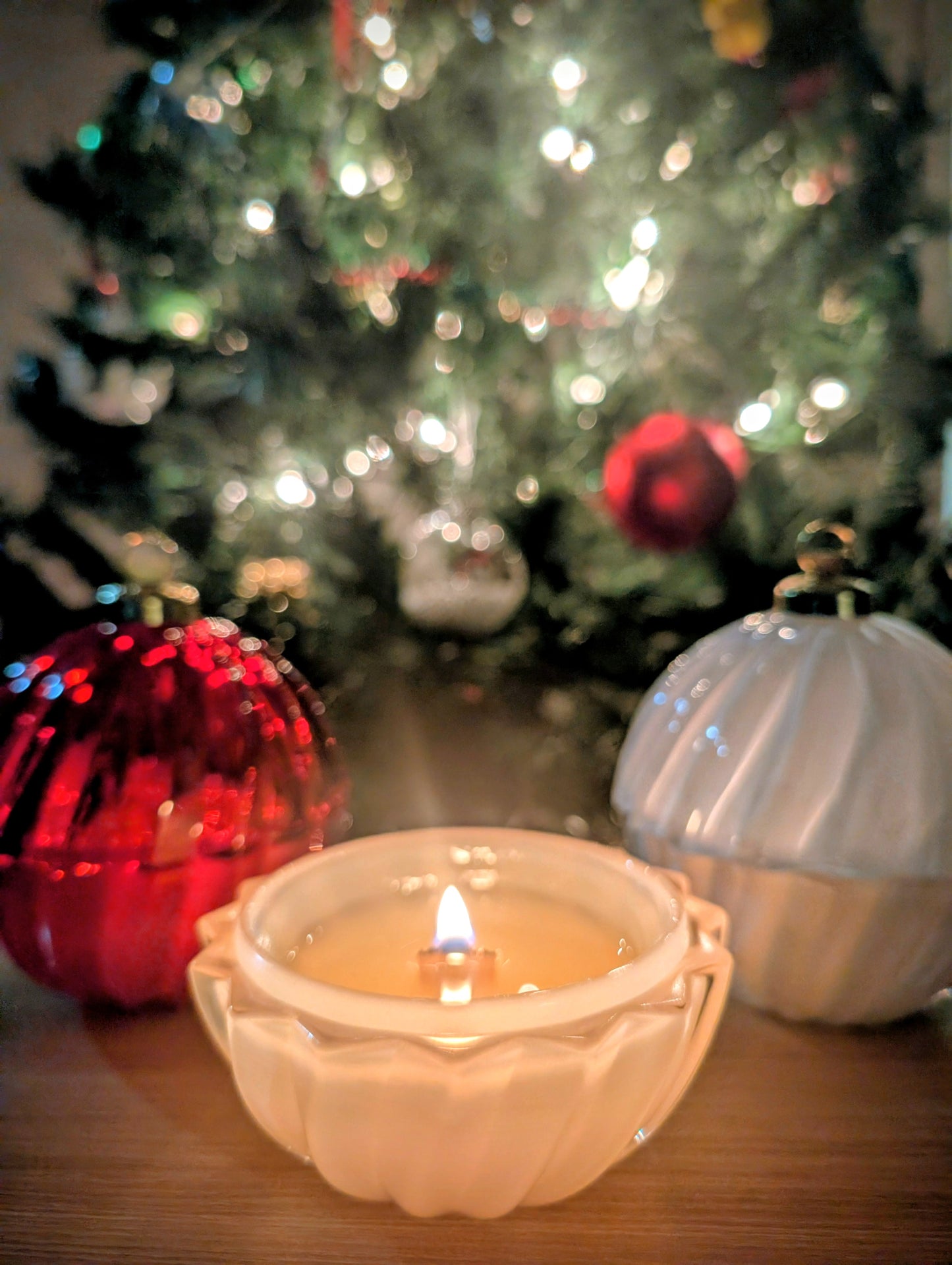 Silent Night peppermint vanilla candle with fresh peppermint and creamy French vanilla