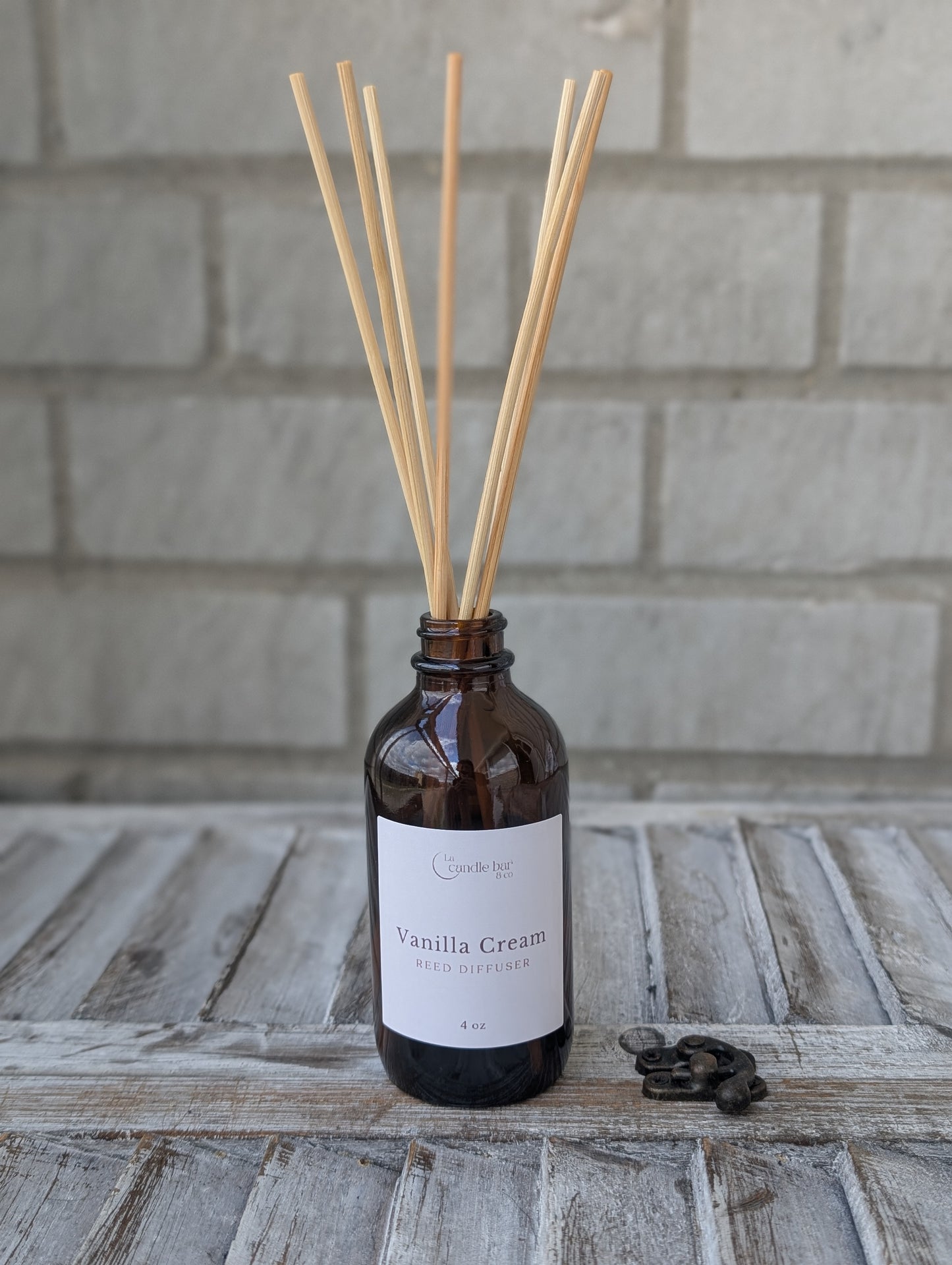 Vanilla Cream Reed Diffuser – Creamy vanilla with tropical floral notes, maple, honey, cocoa